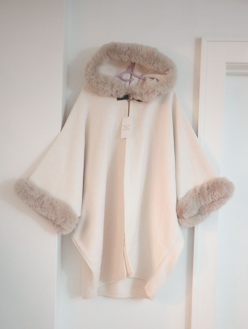 Northern Angel Cream Faux Fur-Trim Hooded Cape Poncho Soft & Spacious